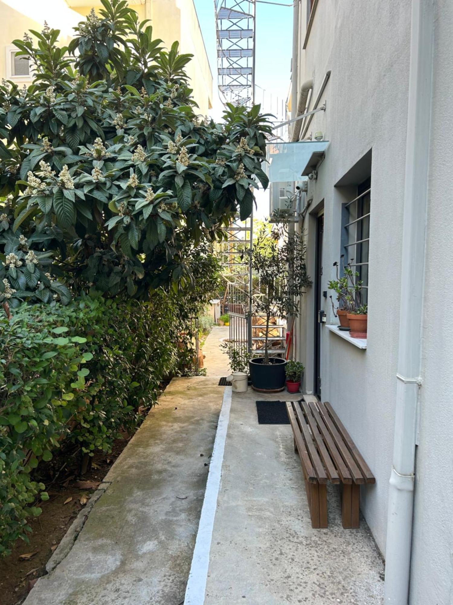 Small Gem Studio Athens, Next To Metro Nomismatokopeio Buitenkant foto